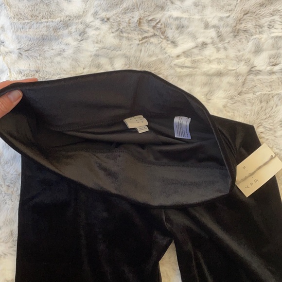 NWT black velour leggings - Picture 7 of 8